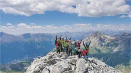 alpinistes sur un sommet - D. Cuvelier OTHMV