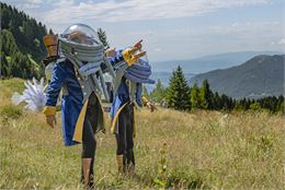 Spectacle déambulation Nautilus | Cie Deo - Les Estivales Sauvages_La Plagne Tarentaise - ZOZ photog