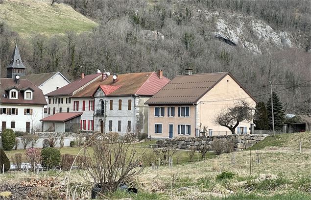 Village de Chézery-Forens - Julie Sidorko
