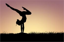 Du stretching avec Soso !_Montchavin-les-Coches - geralt sur Pixabay