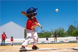 Enfant jouant au baseball - Pixabay