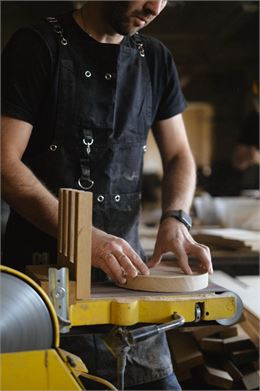 Florian Pavlidakis en train de travailler - Florian Pavlidakis l'atelier du Guiers