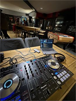Soirée DJ au B4 - Le B4