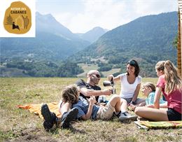 pique nique avec vue montagne - Tilby Vattard OTSLA