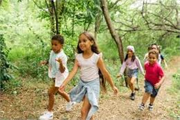 Camps d'enfants - ESS - Unsplash