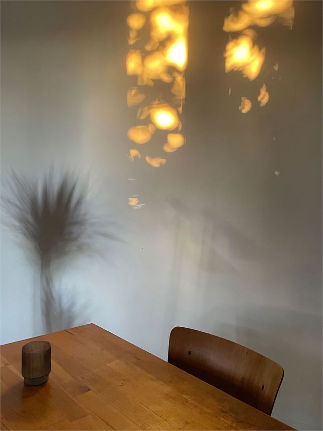 À l'ombre d'un vaste détail, hors tempête - Christian Rizzo_Annecy - © Christian Rizzo