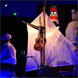 L'idole des toutes petites houles • La Toute Petite Cie