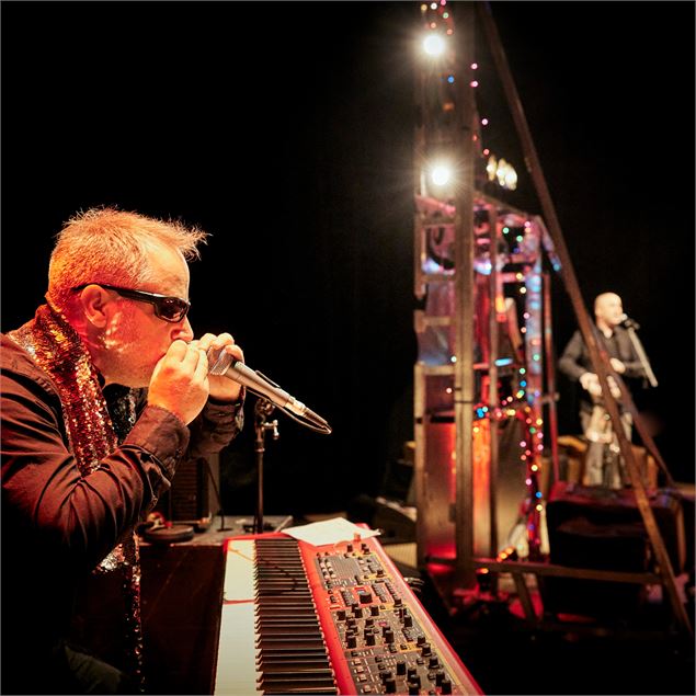 Si loin, si proche • Cie Nomade in France - C. Raynaud de Lage