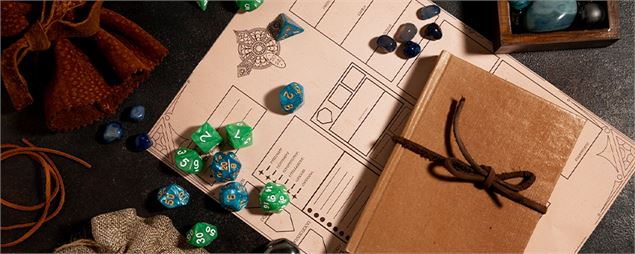 Soirée jeux de rôles - Freepik