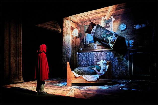 Théâtre - Le petit chaperon rouge_Oyonnax
