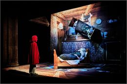 Théâtre - Le petit chaperon rouge_Oyonnax