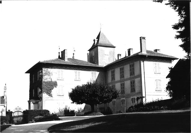 château du Tiret archives - © Ville d'Ambérieu-en-Bugey (fonds local médiathèque municipale)