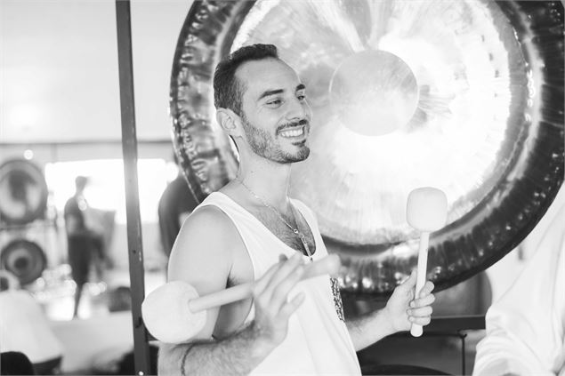 HYGGE : Bain de gong avec La voie du Phoenix_La Toussuire