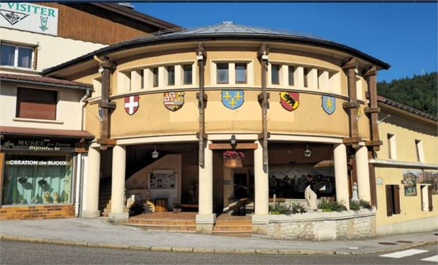 Bains douches - ©Mairie de Mijoux