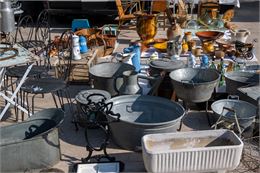 Vide grenier - Adobe Stock