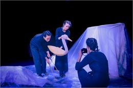 Théâtre/marionnettes : Ou reste encore un peu_Frontenex - NR Leela Villette Gaunt