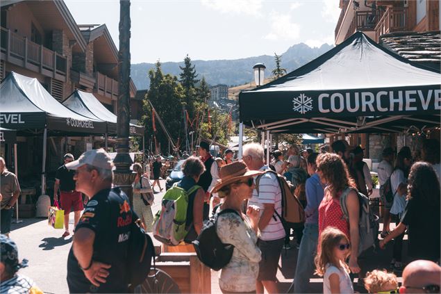 Inscription Vide grenier - Fête au village_Courchevel - un duo