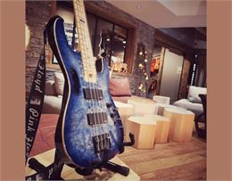 guitare électrique restaurant 4'47 - Le 4'47