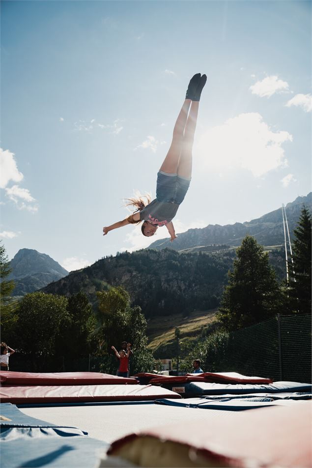 AccroVal trampoline - Val d'Isère Tourisme