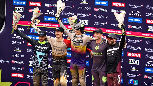 REMISE DES PRIX - PODIUM • DHI_Les Gets