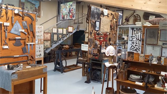 - Musée d'Ambronay