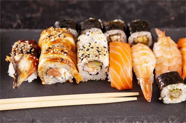 Sushis à emporter_Aime-la-Plagne - Image by DC Studio on Freepik