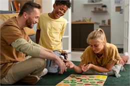 Soirée jeux en famille_Saint-Genix-les-Villages - Freepick