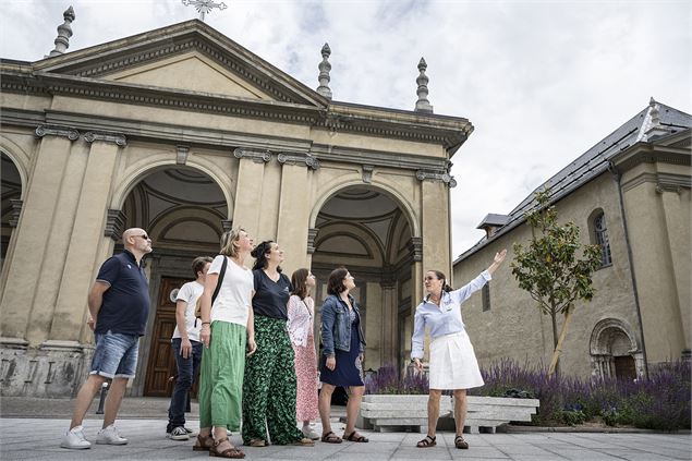 visite guidée de la place de la cathédrale - TILBY VATTARD