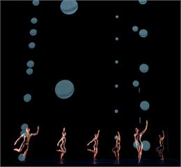 Merce Cunningham Forever- Ballet de l’Opéra de Lyon_Annecy - BIPED © Agathe Poupeney