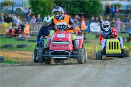Course de tracteurs tondeuses Beaupont - comité des fêtes de Beaupont