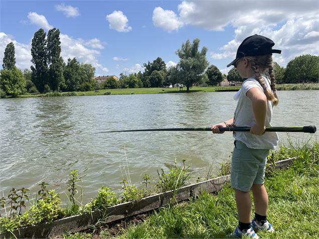 Mini concours de pêche - Poissons de Dombes_Saint-Nizier-le-Désert - Fédération de pêche