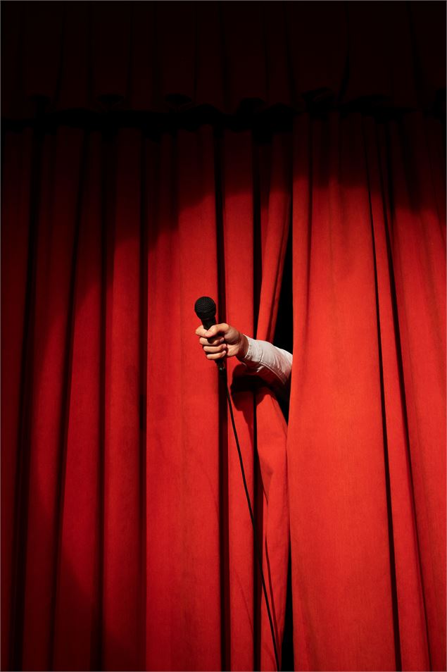 Soirée Théâtre d'impro - La tête à Toto_Taninges - Freepik