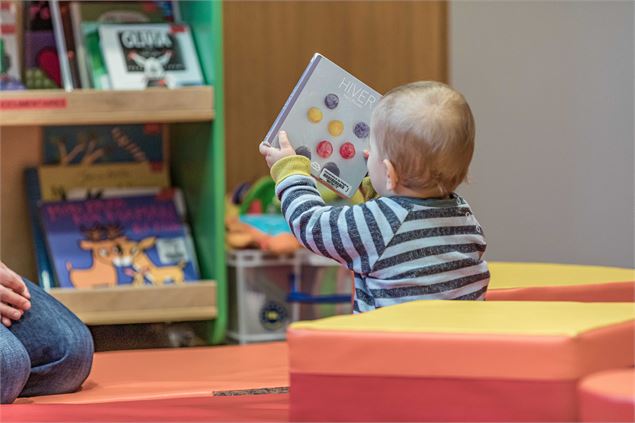 bébé_lecteur - mairie_megeve