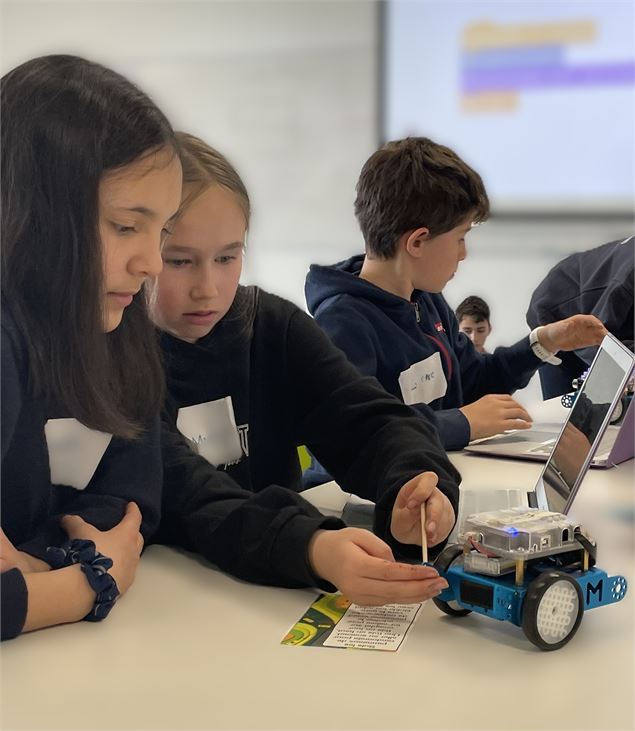 Robot autonome - Atelier pour les filles - SPS EPFL Valais-Wallis
