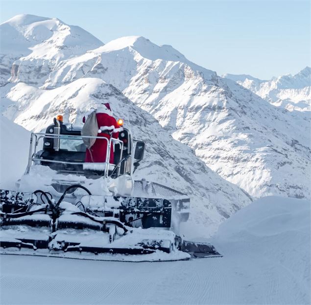 Le Père Noël sur la dameuse - B.Filliol - OTHMV