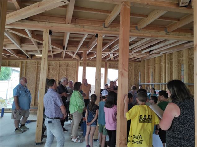 Visite du restaurant scolaire de Curienne construit en bois communal_Curienne - @mairiecurienne