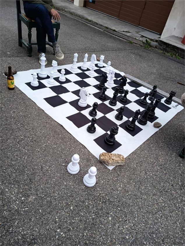 Jeu d'échecs extérieur - Le P'tit Caf de Poche