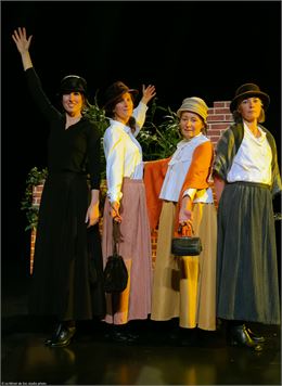 Théâtre : La fille aux mains jaunes - Meythet Z'en Scène_Annecy - Le miroir de soi