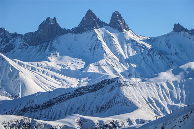 Aiguilles d'Arves enneigées depuis Saint Sorlin d'Arves - OT SSA