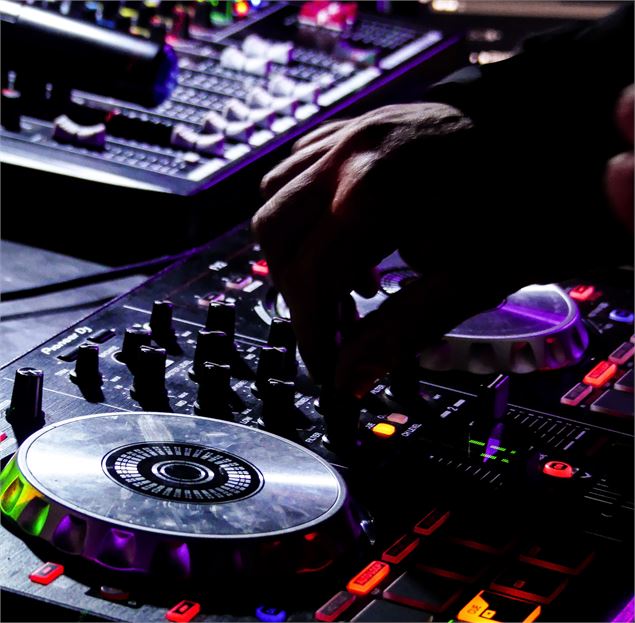 Les platines - B.Thomas - OTHMV