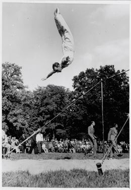 Cologny, stade de Frontenex, 1941 - Compétition de gymnastique - Maurice WASSERMANN
