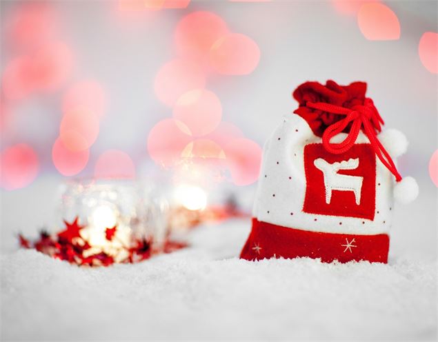 sachet décoré rouge et blanc - pixabay