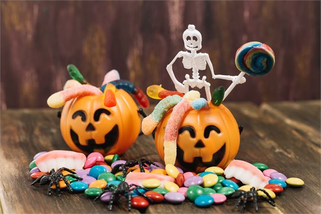 Halloween dans les filets - freepik