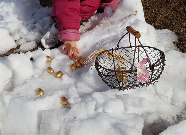 Chasse aux oeufs des tout-petits - csardin