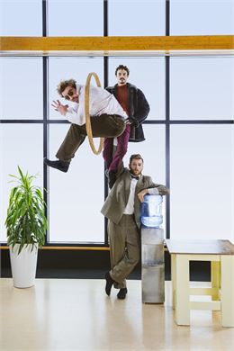 Cirque : Six - FLIP Fabrique Cie Flip Fabrique_Poisy - Le Podium