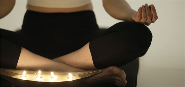 yoga bougie - mairie_megeve