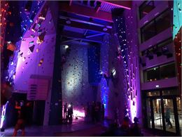 Soirée escalade : grimper à la frontale_Megève