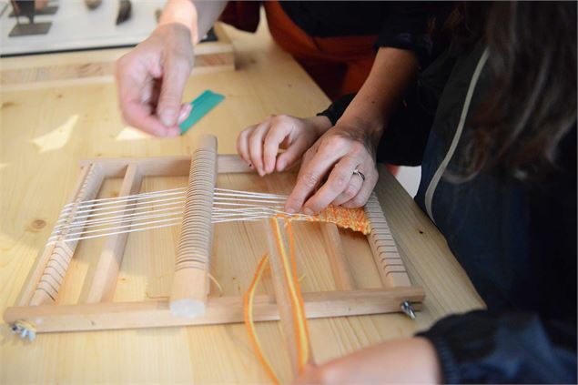 Atelier tissage au Musée Savoisien - Solenne Paul - Département de la Savoie