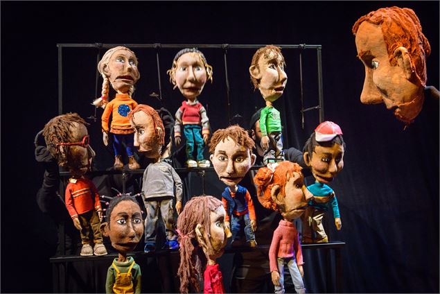 Théâtre des 4 Mains : La classe des mammouths_Poisy - Le Podium