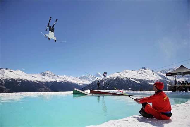 Waterslide - Antoine Gourdin